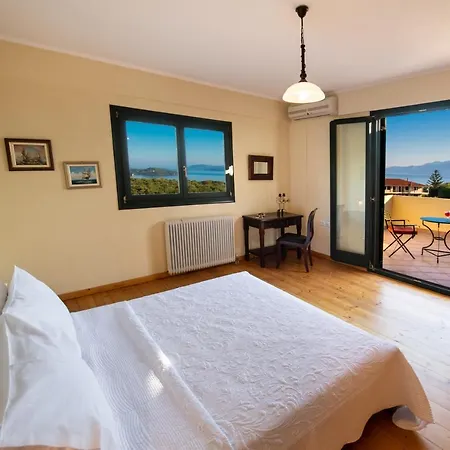 Elegant, Private With Sea View, Μεγανήσι